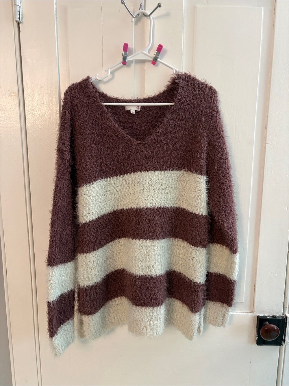 SO Fuzzy Striped V-Neck Sweater in Dusty Purple and Cream